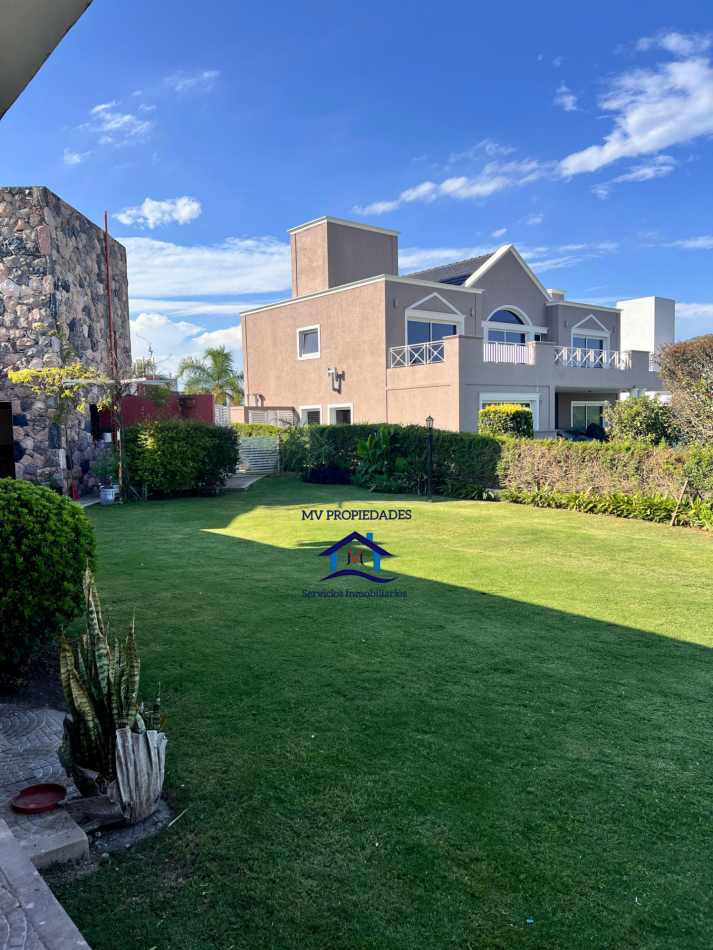 Casa en venta en barrio cerrado La ARBOLADA HOLLYWOOD 