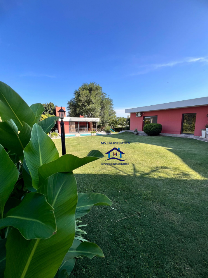 Casa en venta en barrio cerrado La ARBOLADA HOLLYWOOD 