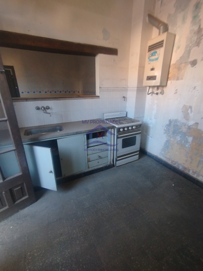 Casona grande en Alquiler ideal emprendimiento en Barrio Centro 