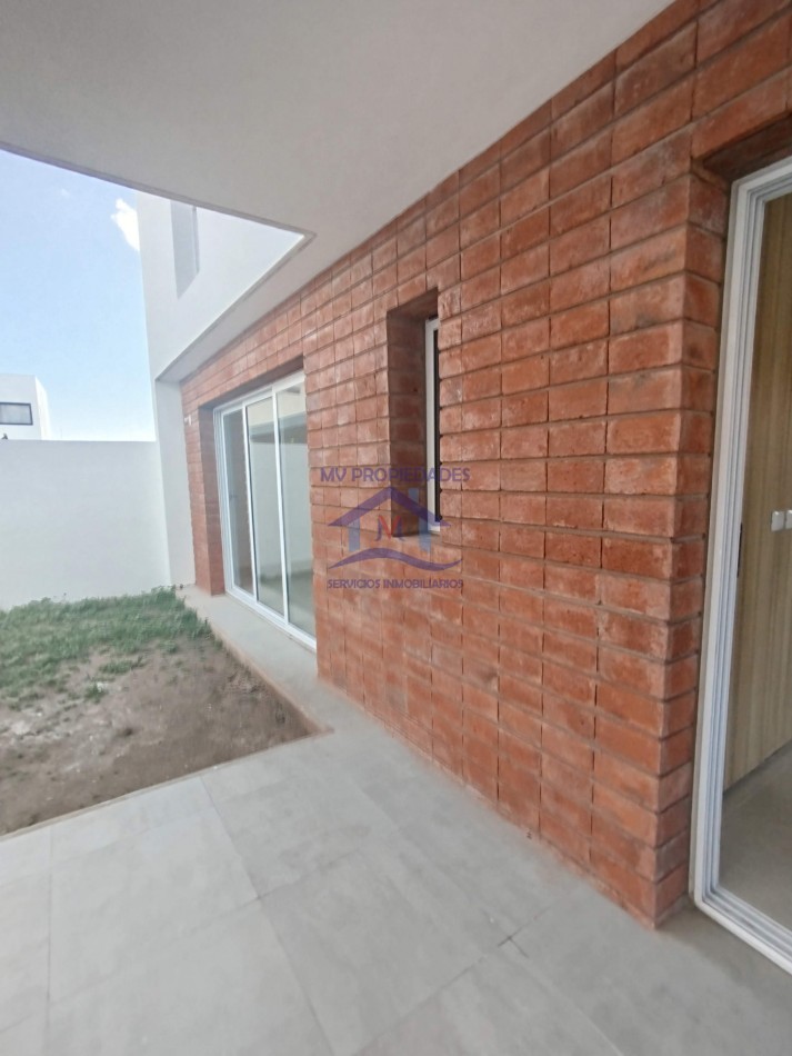 Duplex a estrenar en venta en Lomas de Manantiales 