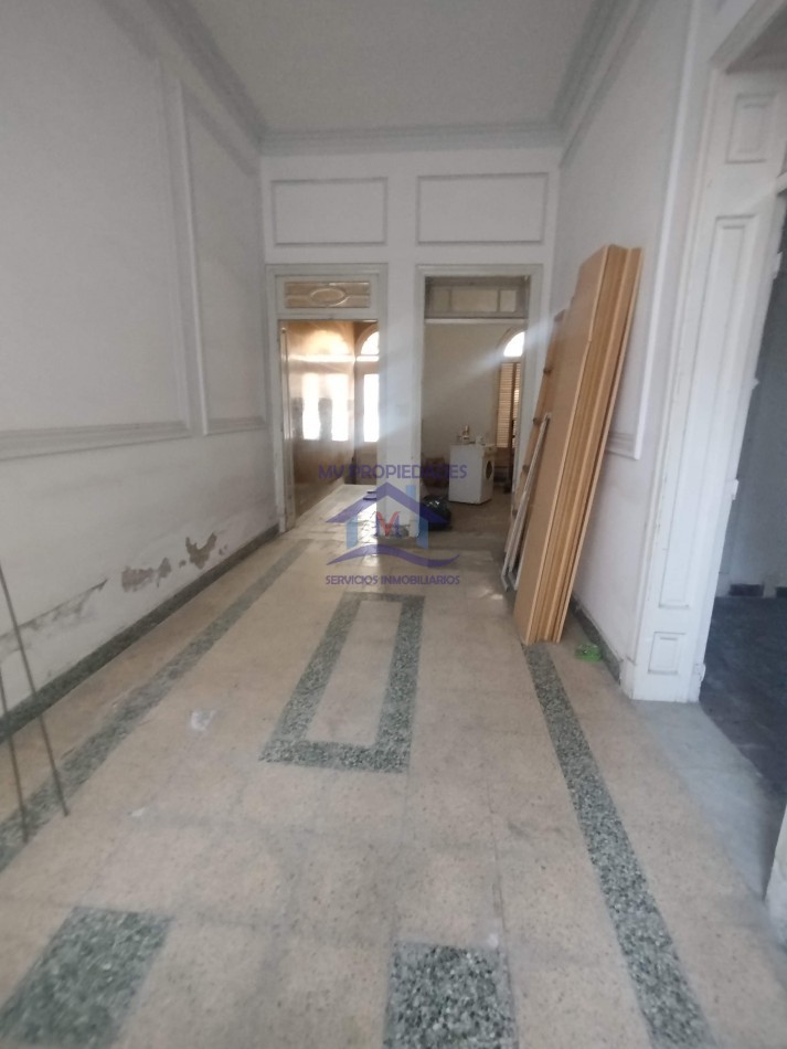 Casona grande en Alquiler ideal emprendimiento en Barrio Centro 