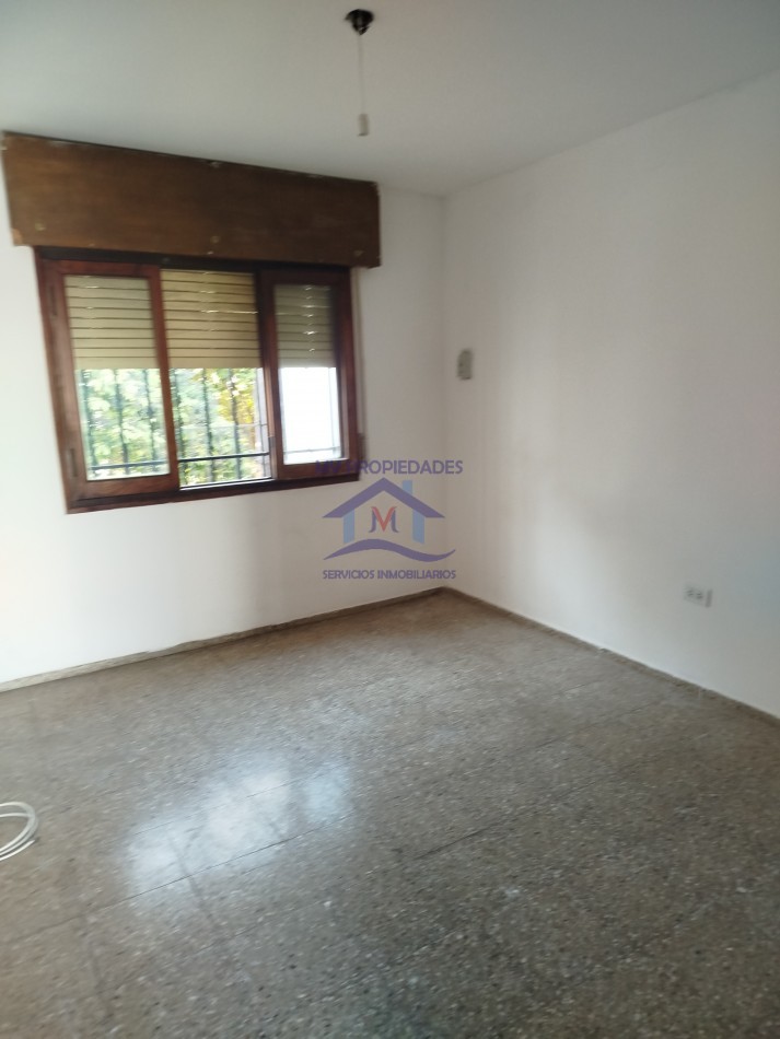 Casa en venta de 3 Dormitorios Barrio Los Naranjos Apta credito 