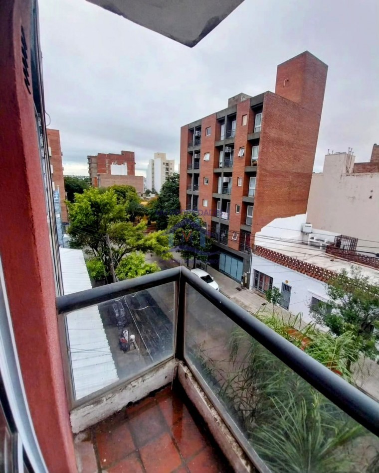 Departamento en venta de 1 dormitorio con balcon en Barrio Alto Alberdi 
