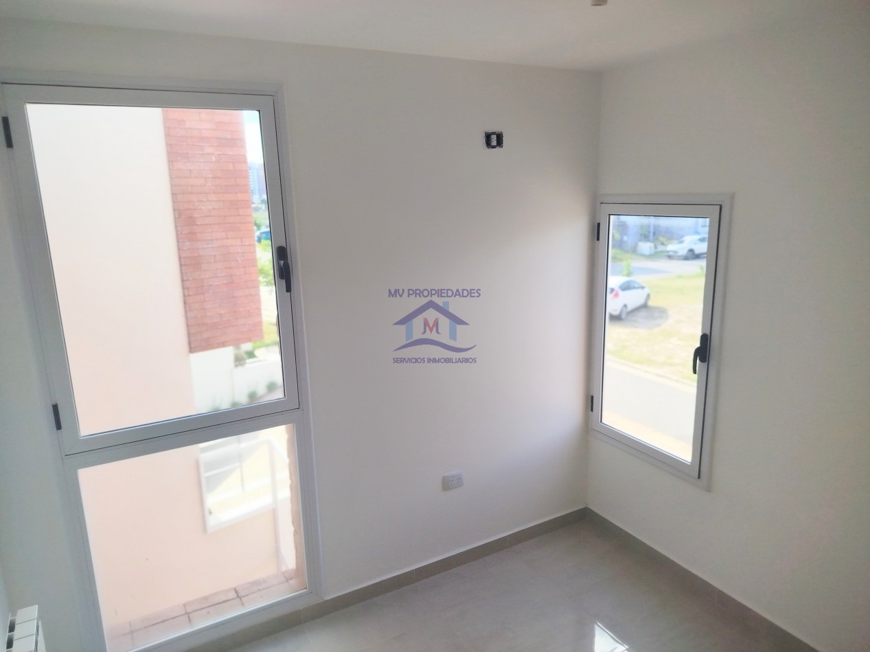 Duplex a estrenar en venta en Lomas de Manantiales 