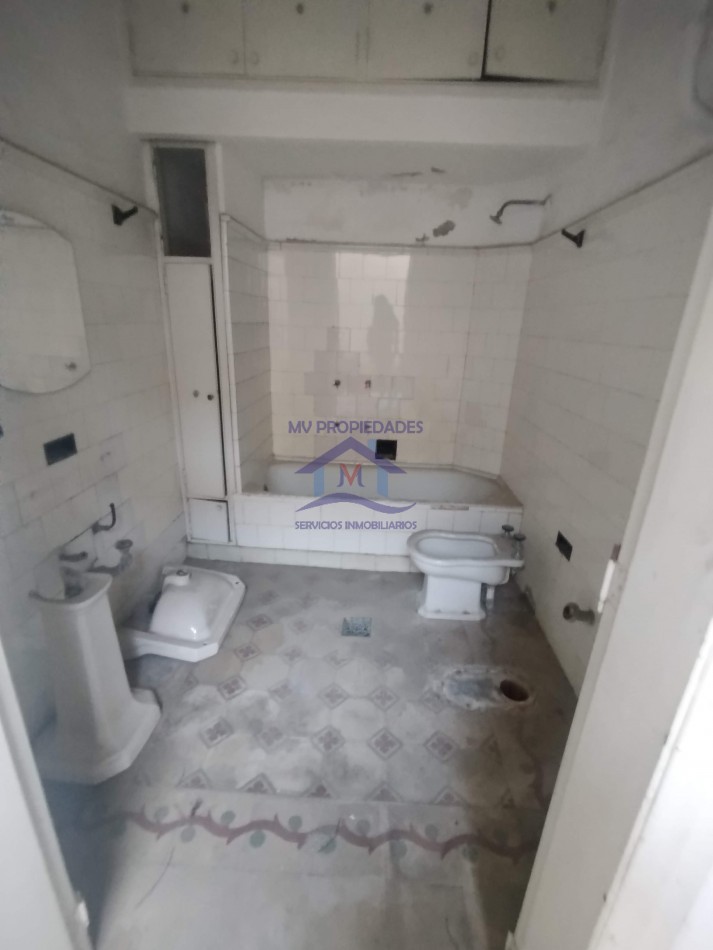 Casona grande en Alquiler ideal emprendimiento en Barrio Centro 