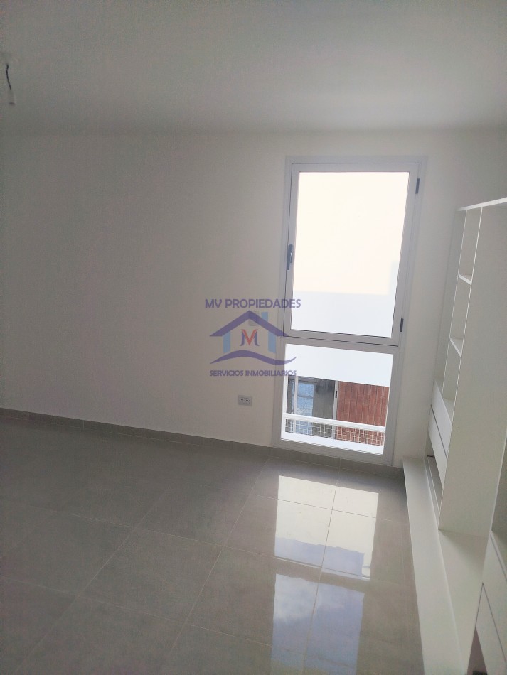 Duplex a estrenar en venta en Lomas de Manantiales 