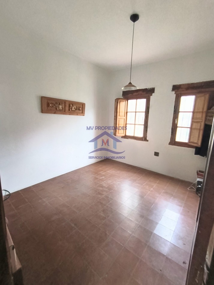CASA grande en VENTA de 2/3 dormitorios en el Diquecito barrio de la calera Cordoba jardin y pileta 