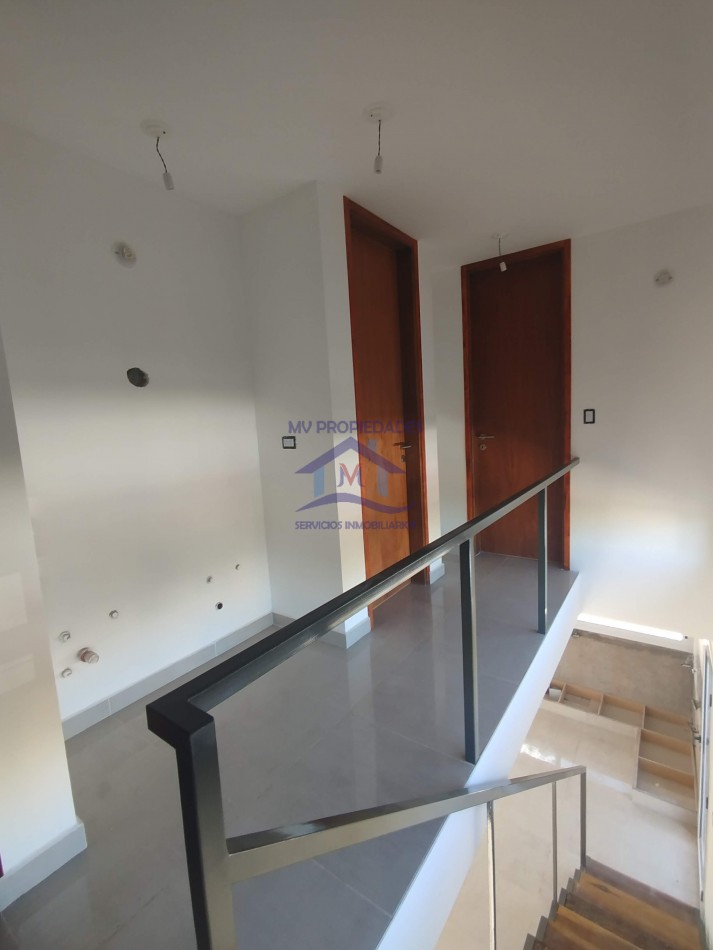 Duplex a estrenar en venta en Lomas de Manantiales 