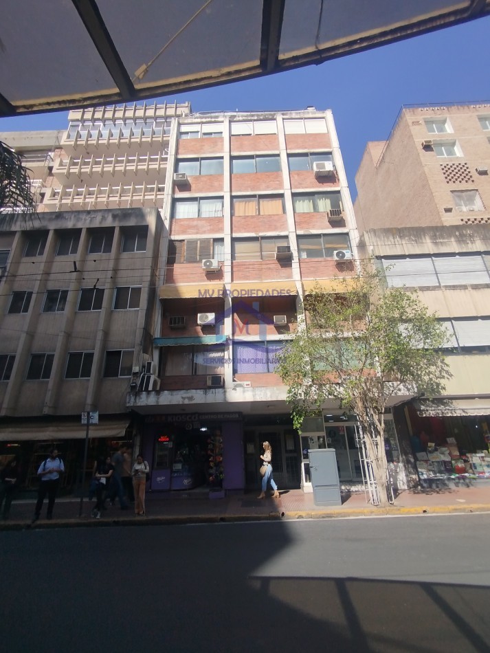 DEPARTAMENTO en venta de 1 dormitorio en Barrio Centro con opcion de compra de COCHERA 