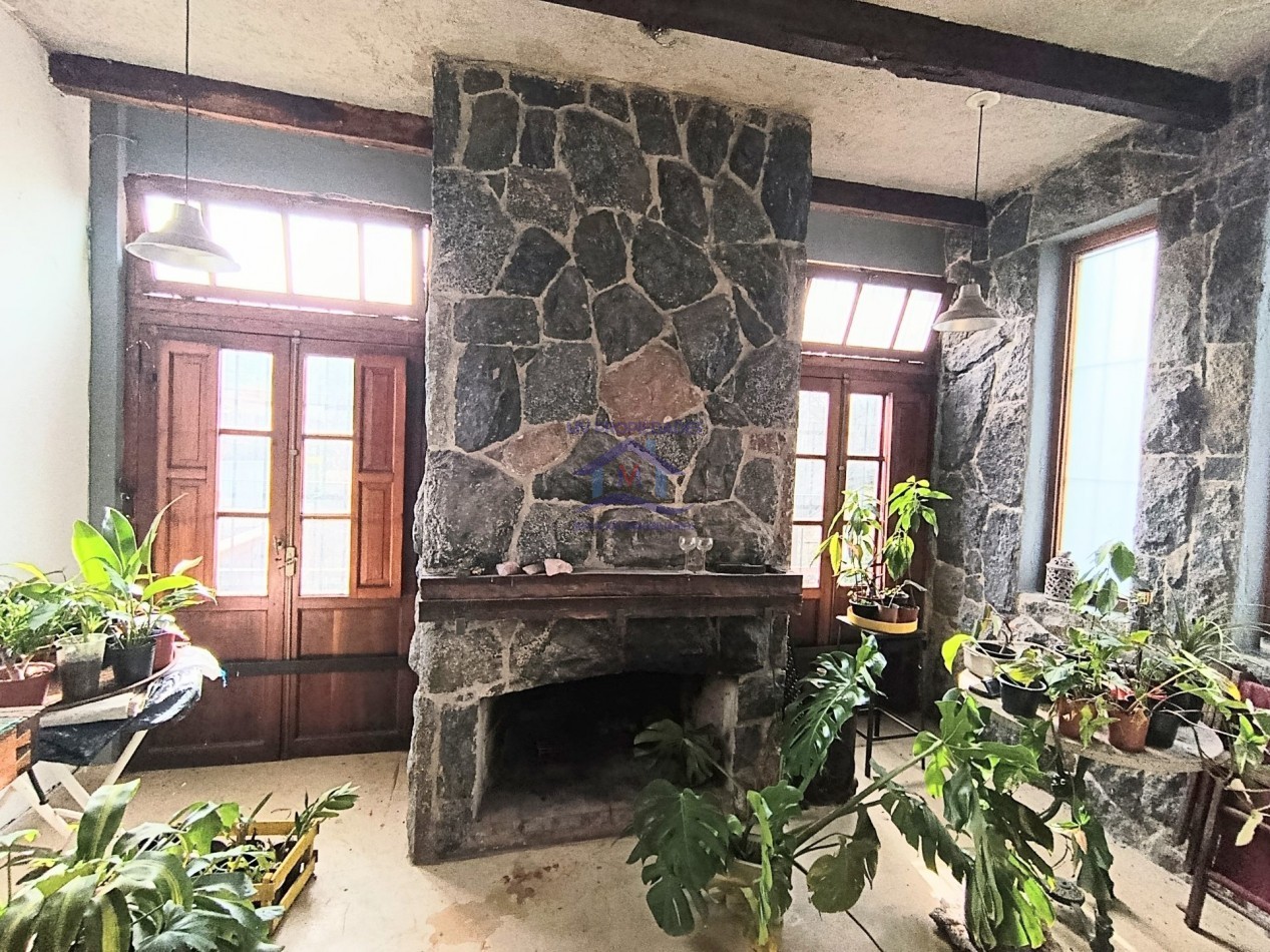 CASA grande en VENTA de 2/3 dormitorios en el Diquecito barrio de la calera Cordoba jardin y pileta 