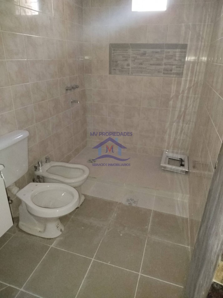 Casa grande en venta a refaccionar con escritura en Barrio Altamira 