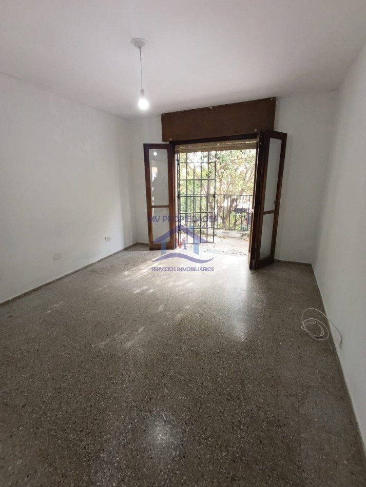 Casa en venta de 3 Dormitorios Barrio Los Naranjos Apta credito 