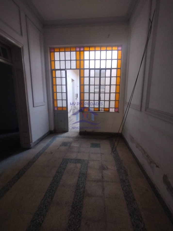 Casona grande en Alquiler ideal emprendimiento en Barrio Centro 