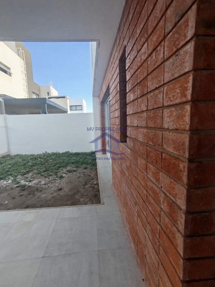 Duplex a estrenar en venta en Lomas de Manantiales 