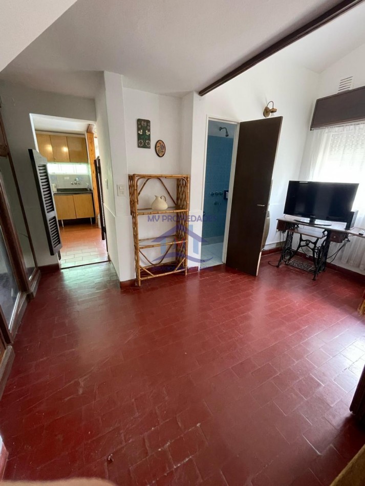 Casa mas Departamento en venta en Carlos Paz  4 dormitorios con piscina y jardin 