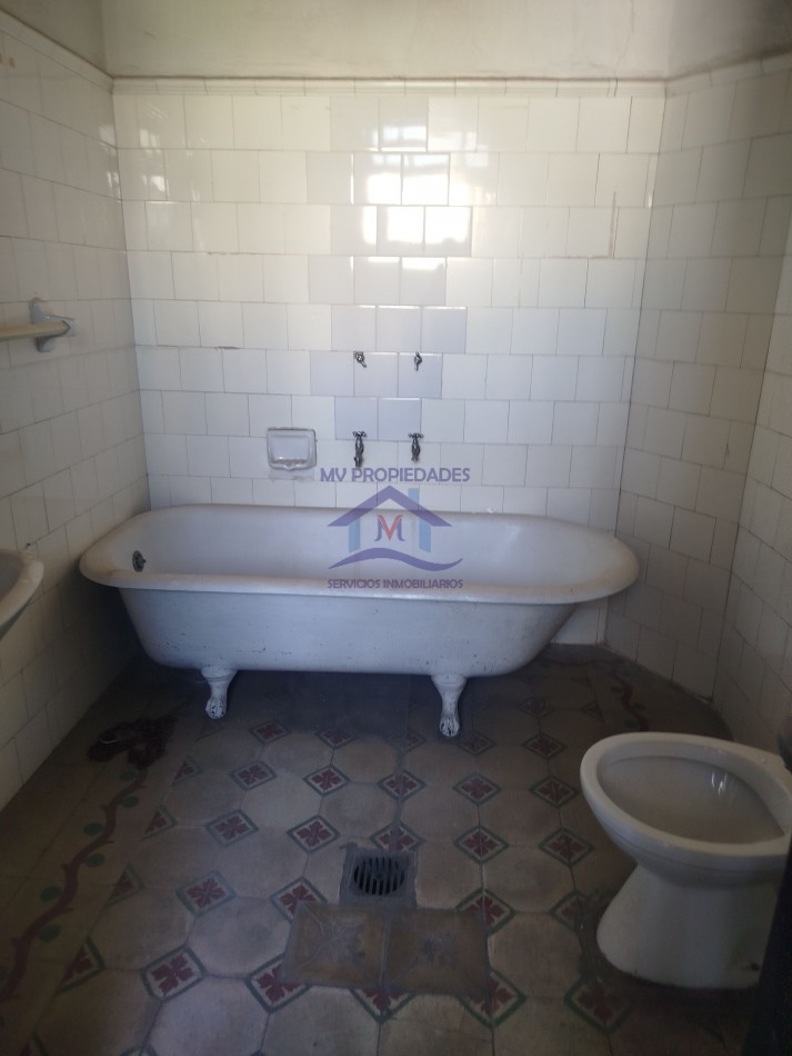 Casona grande en Alquiler ideal emprendimiento en Barrio Centro 