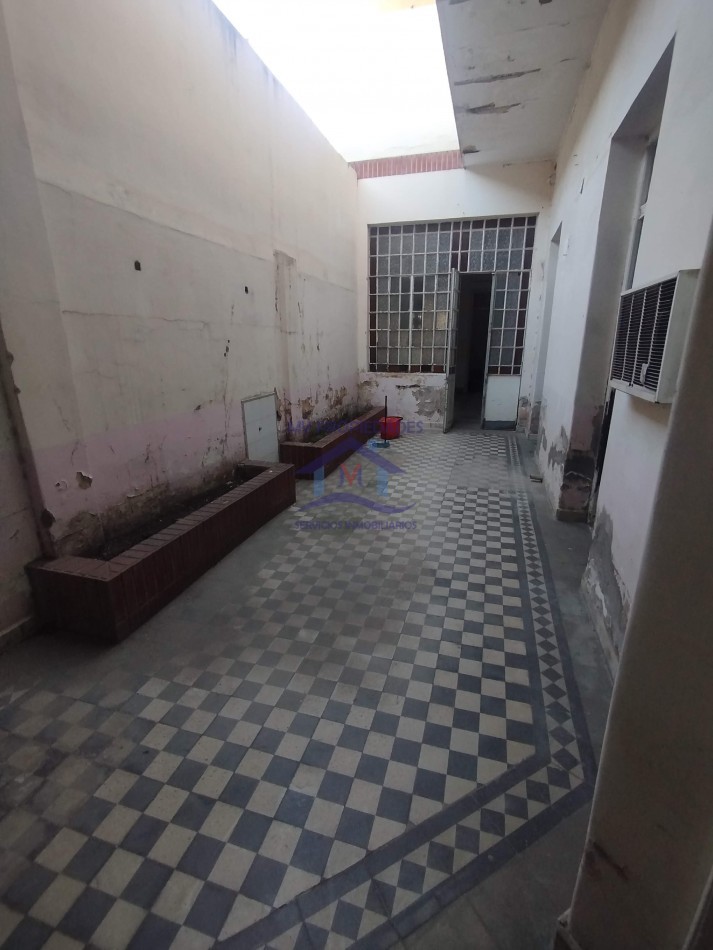 Casona grande en Alquiler ideal emprendimiento en Barrio Centro 