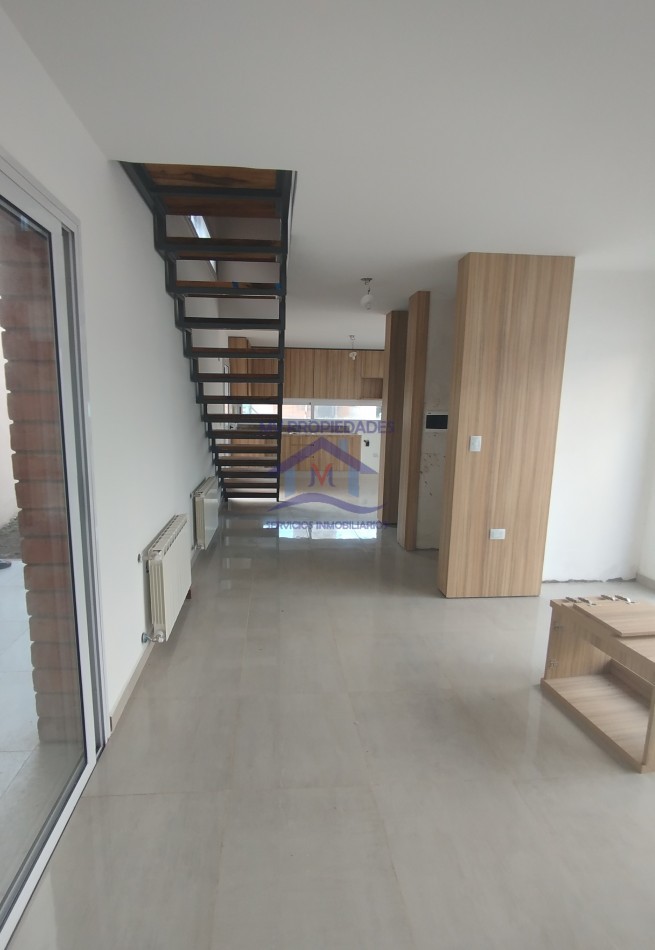 Duplex a estrenar en venta en Lomas de Manantiales 