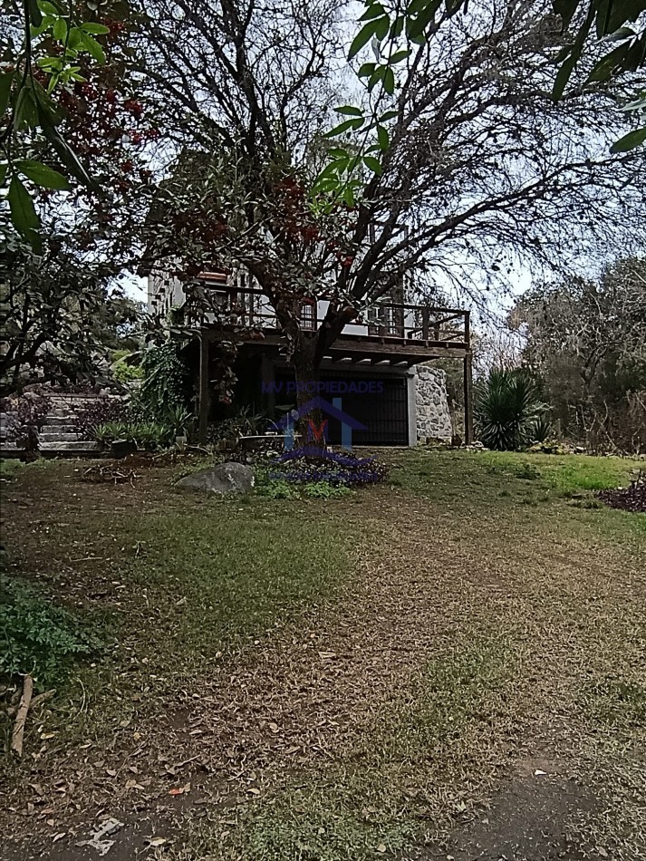 CASA grande en VENTA de 2/3 dormitorios en el Diquecito barrio de la calera Cordoba jardin y pileta 