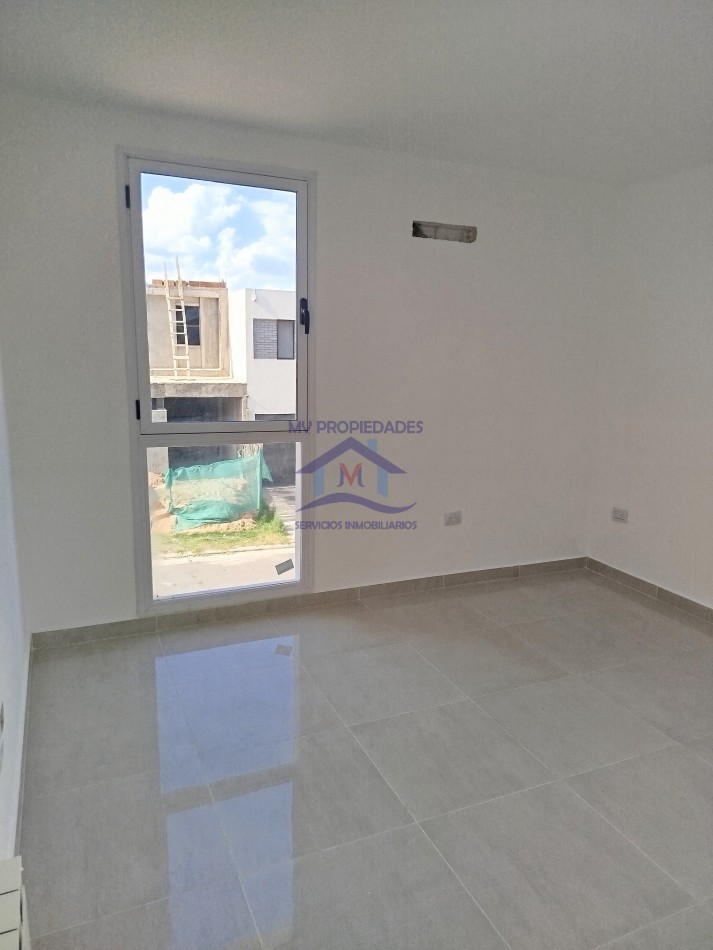 Duplex a estrenar en venta en Lomas de Manantiales 