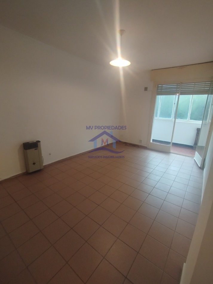 Departamento de 2 dormitorios en venta complejo cerrado