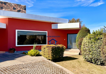 Casa en venta en barrio cerrado La ARBOLADA HOLLYWOOD 