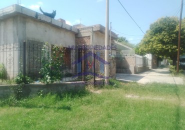 Casa grande en venta a refaccionar con escritura en Barrio Altamira 